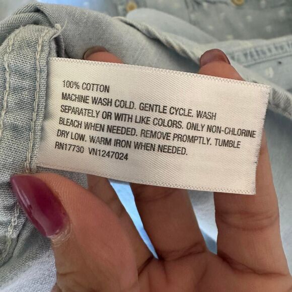 Mossimo Men's Chambray Skull Shirt Size Large Button Down Blue Faded Punk Rock - Picture 6 of 6